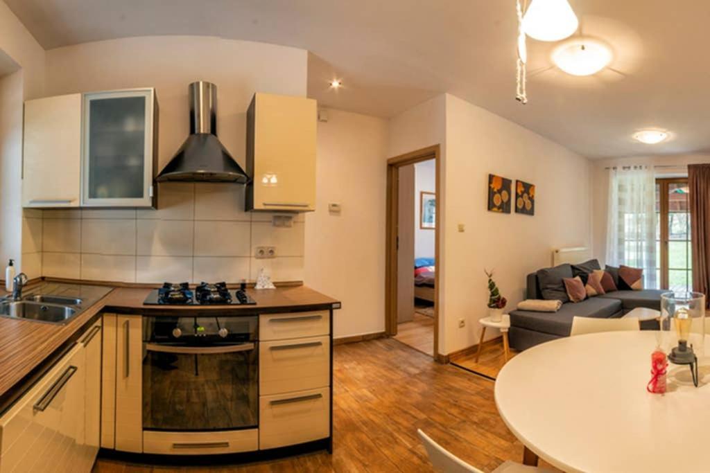 U Podnoza Gor Sowich Apartment Пешице Екстериор снимка